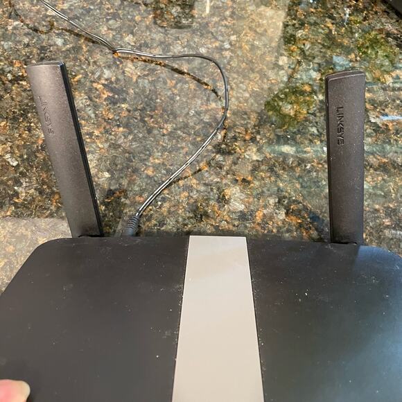 Linksys Router EA6350 Dual Band WiFi AC1200 4 Port Wireless No Ethernet Cable - Picture 8 of 10
